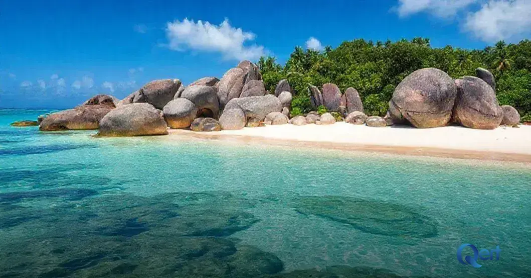 Hidden Beaches Around the World Hidden Beaches Around the World